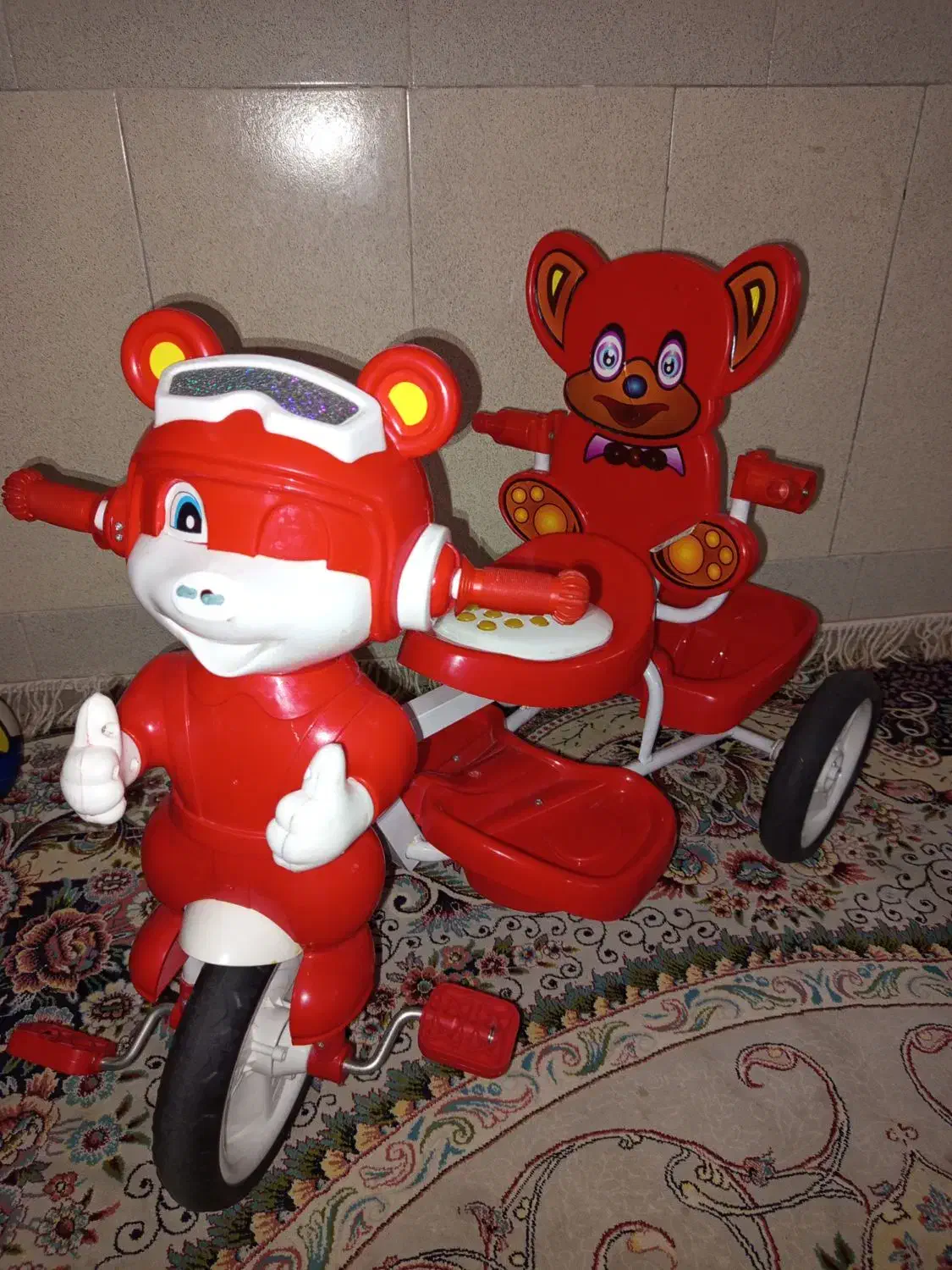 سه چراخ بچه خیلی تمیز در نوو|اسباببازی بچه|قم, قلعه کامکار|دیوار