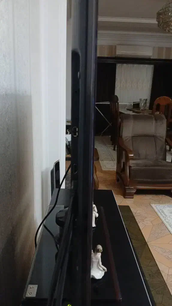 تلویزیون ۴۰ اینچ ال ای دی همراه زیر تلویزیونی|تلویزیون و پروژکتور|رشت, رشتیان|دیوار