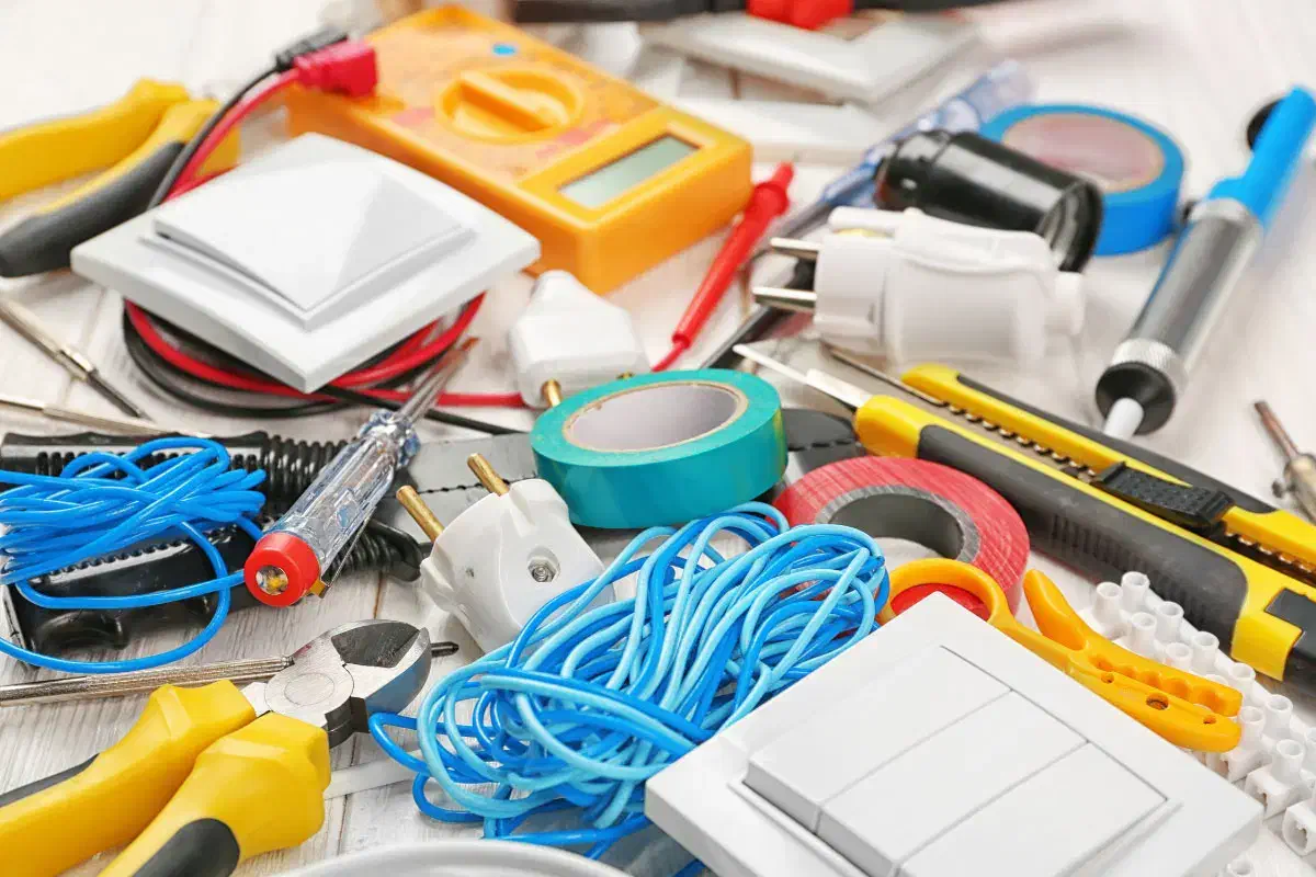 شاگرد برقکاری|خدمات آموزشی|خمین, |دیوار