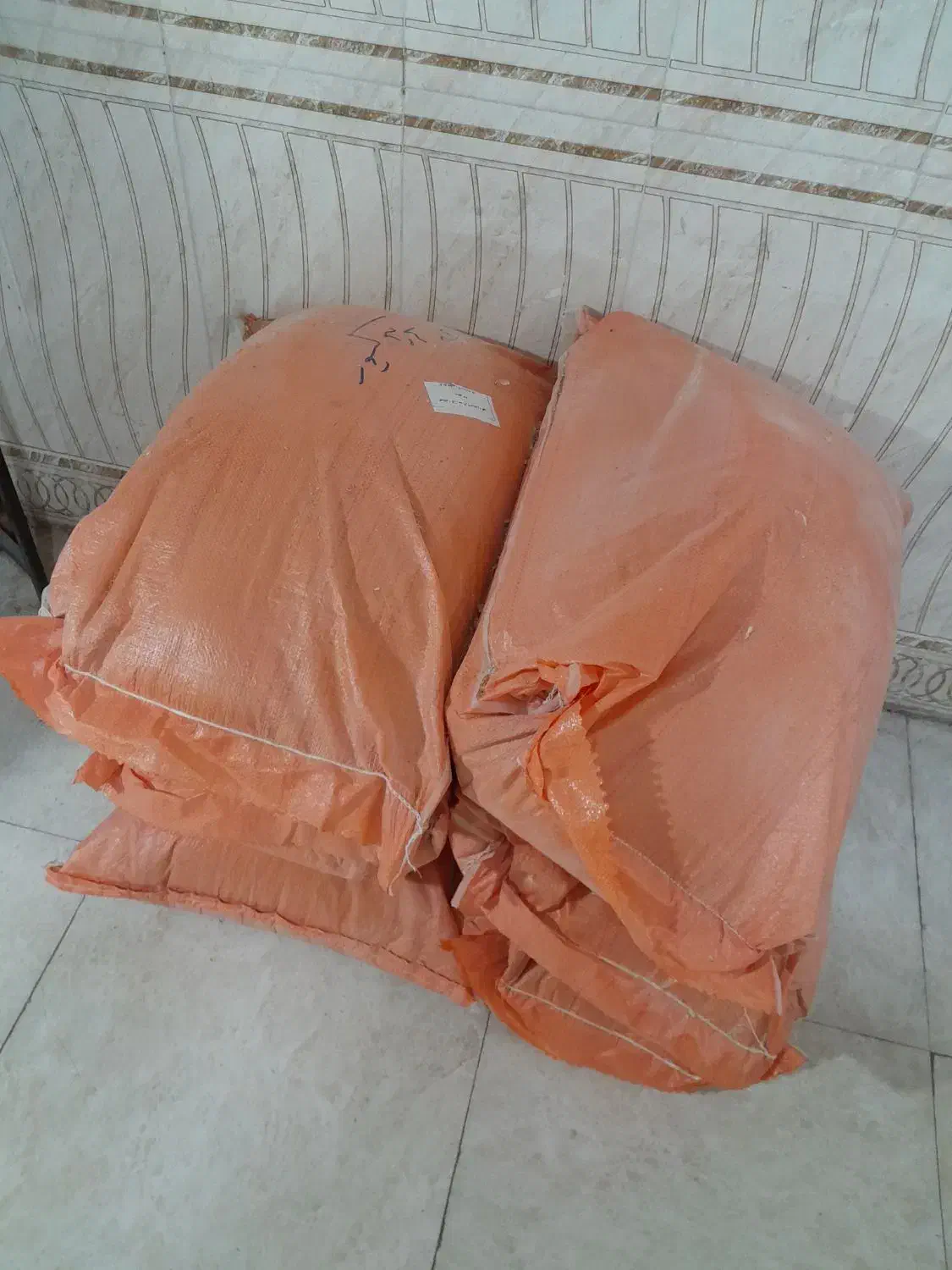 دان مرغ تخم گذار|لوازم جانبی حیوانات|رباطکریم, رباطکریم|دیوار