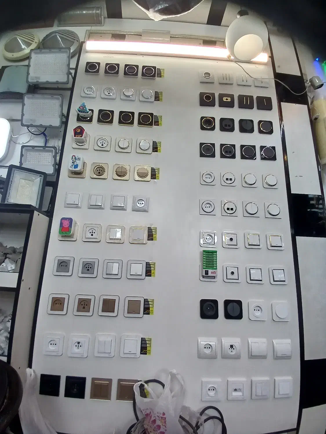 برق کشی ساختمان تک فازتا۱۰۰متر پذیرفته می شود|خدمات پیشه و مهارت|قم, دانش|دیوار