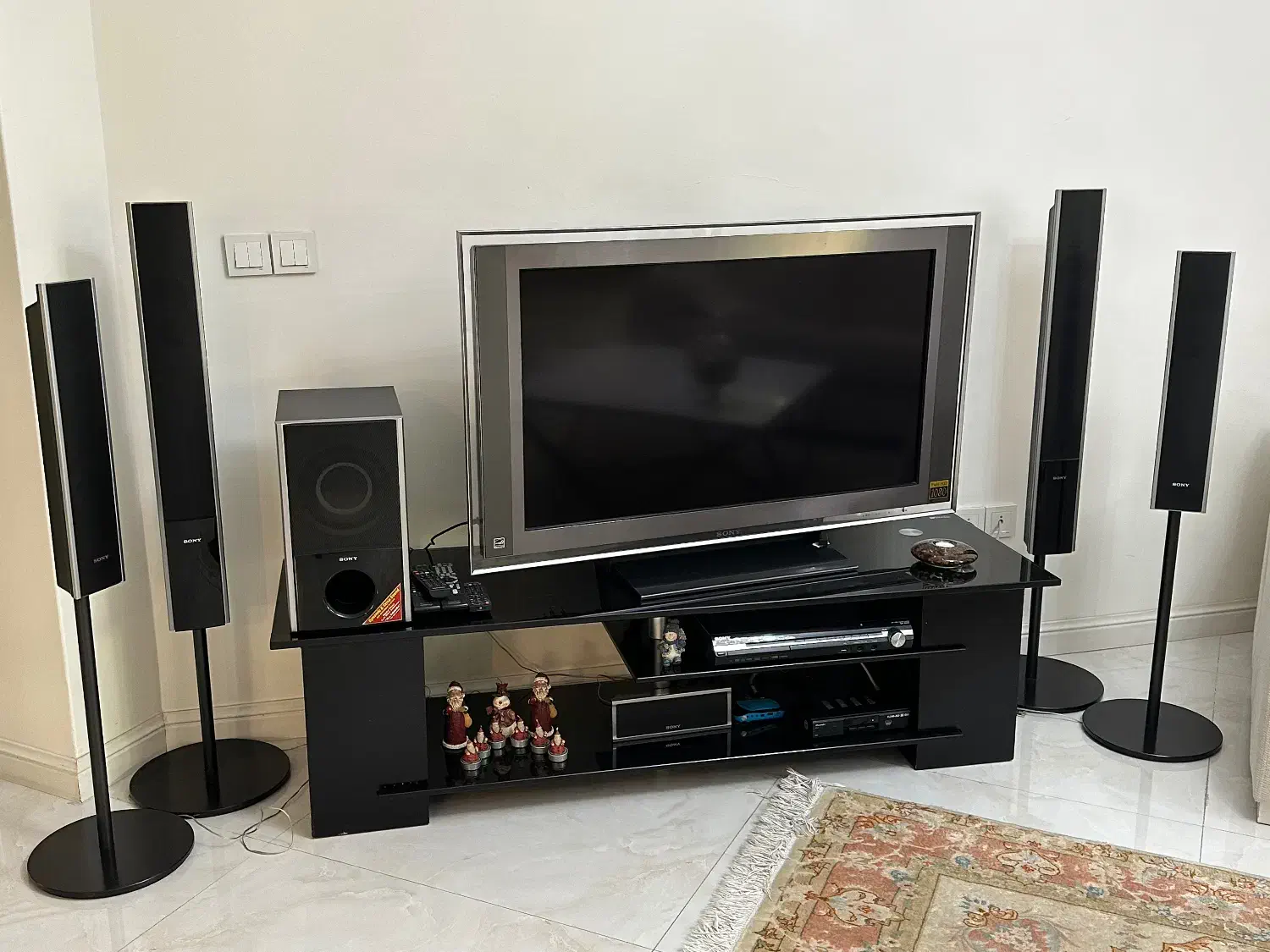 ست کامل تلویزیون سونی ۴۲ اینچ با سیستم صوتی و میز|تلویزیون و پروژکتور|تهران, دزاشیب|دیوار