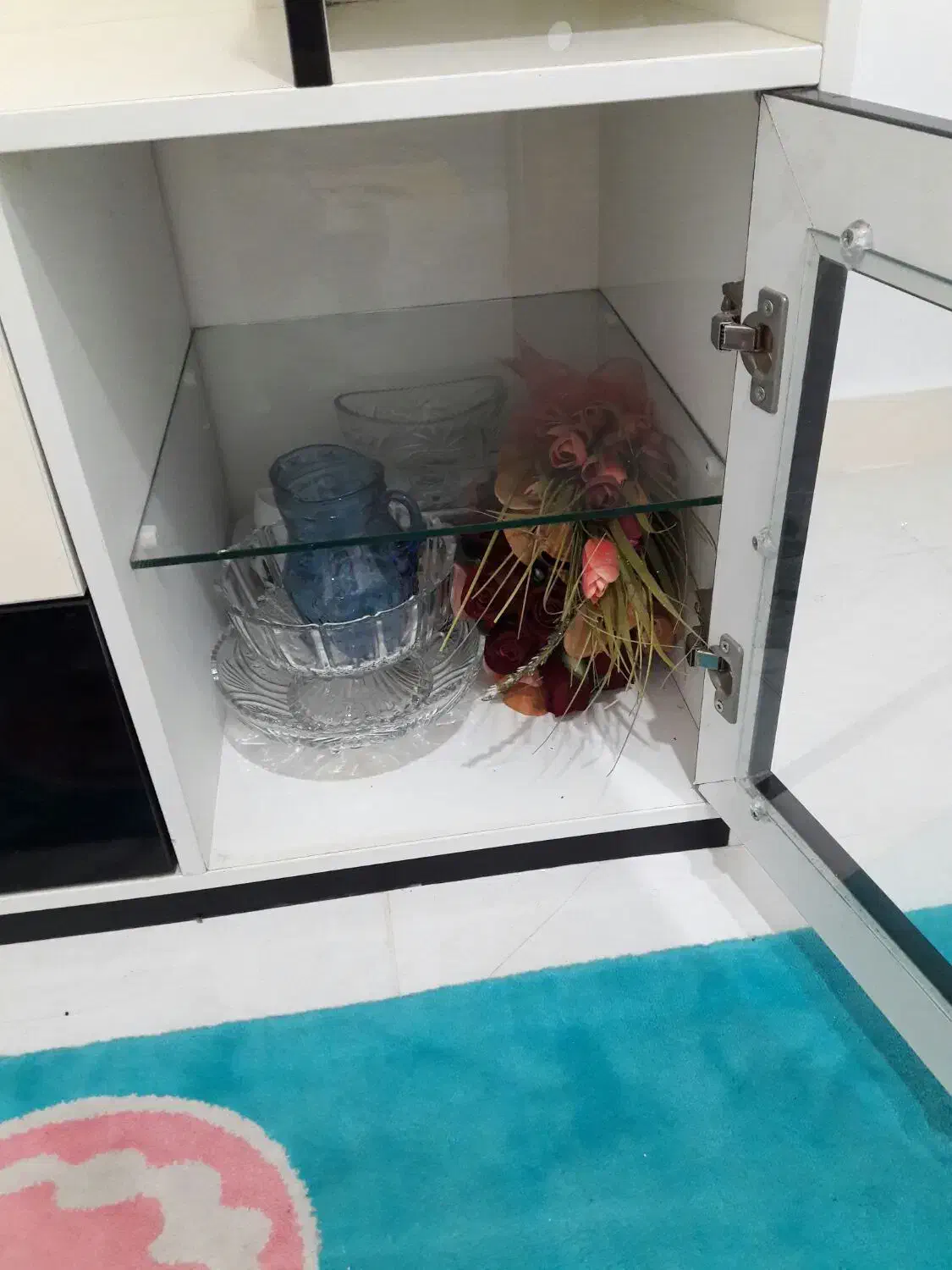 میز تلفن جا دار|میز تلفن|رشت, دروازه لاکان|دیوار