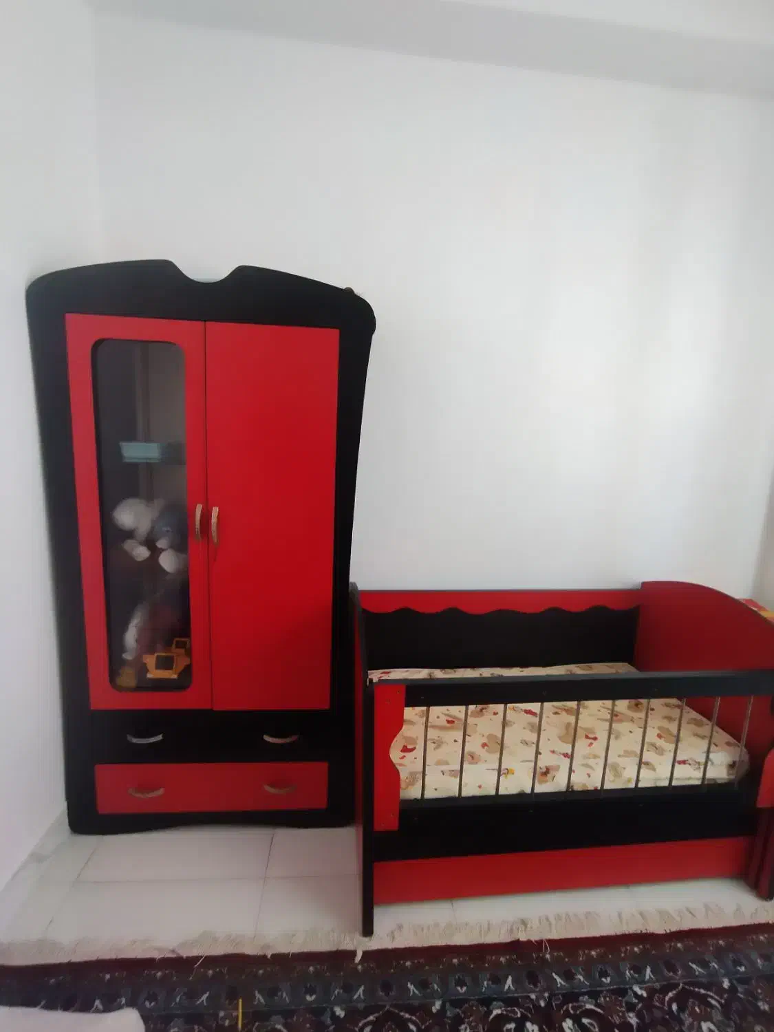 تخت و کمد|تخت و صندلی بچه|کوهدشت, |دیوار