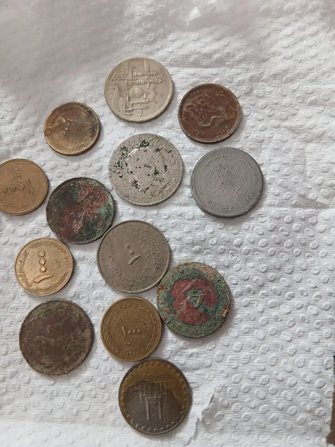 سکه قدیمی بهمراه جمهوری|کلکسیون سکه، تمبر، اسکناس|شهرکرد, |دیوار