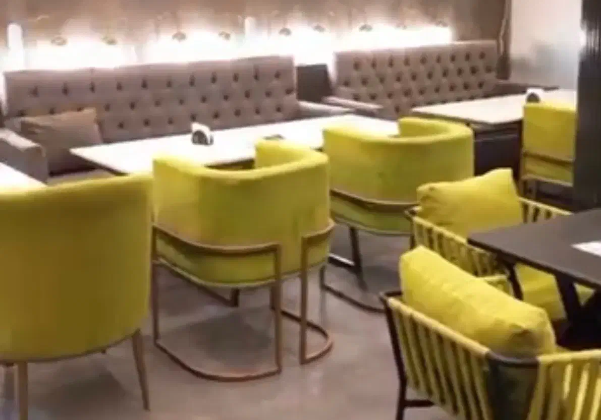 مبلمان کلاسیک|میز و صندلی غذاخوری|خرم‌آباد, |دیوار