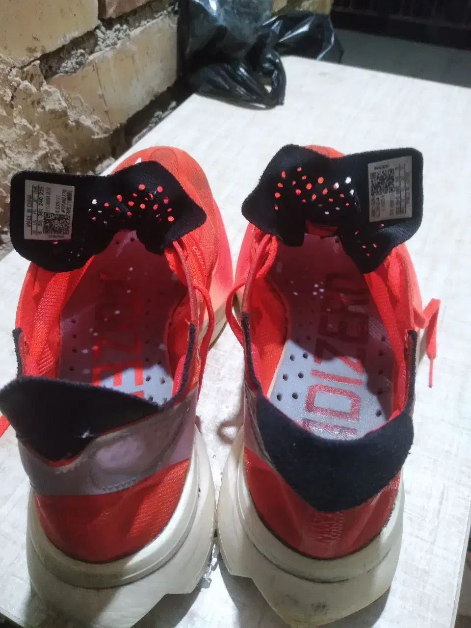 کفش استوک|کیف، کفش، کمربند|طاغنکوه, |دیوار