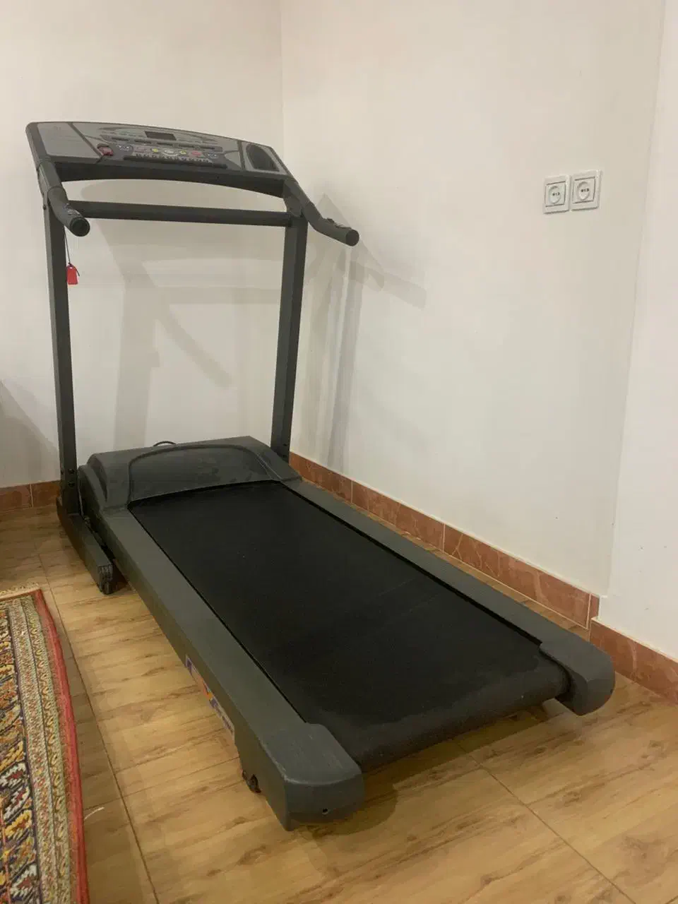 تردمیل|تجهیزات ورزشی|آستانه اشرفیه, |دیوار