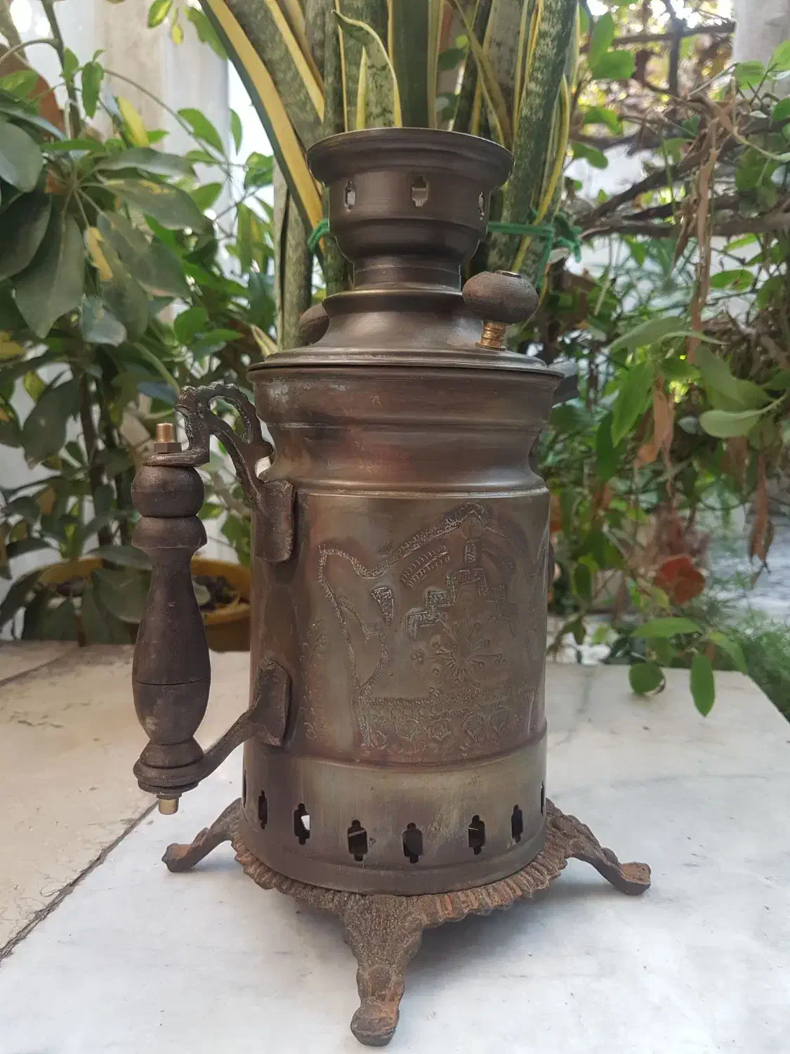 سماور زغالی قدیمی|کلکسیون اشیاء عتیقه|گرگان, |دیوار