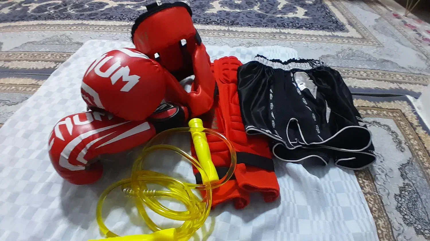 لوازم کیک بوکسینگ هرکدام رو هم بصورت تکی میفروشم|تجهیزات ورزشی|قم, قلعه کامکار|دیوار