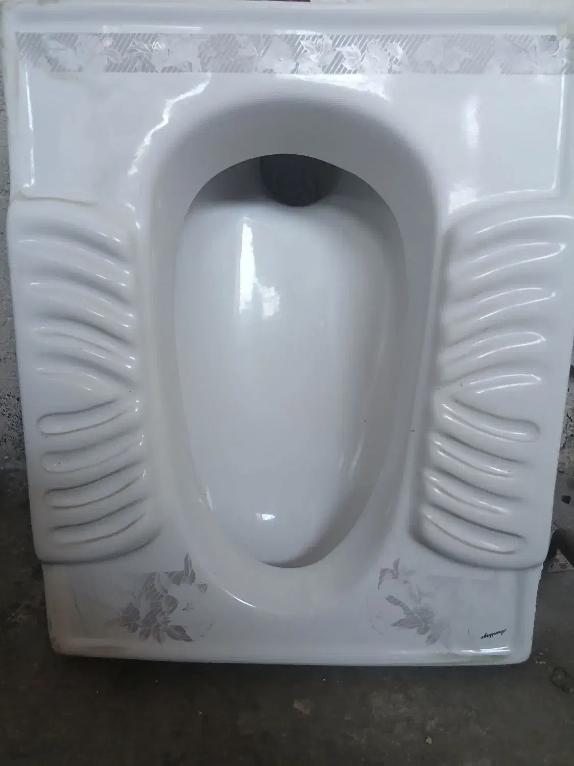 کاسه توالت در حد نو|لوازم سرویس بهداشتی|بندر انزلی, میان پشته|دیوار