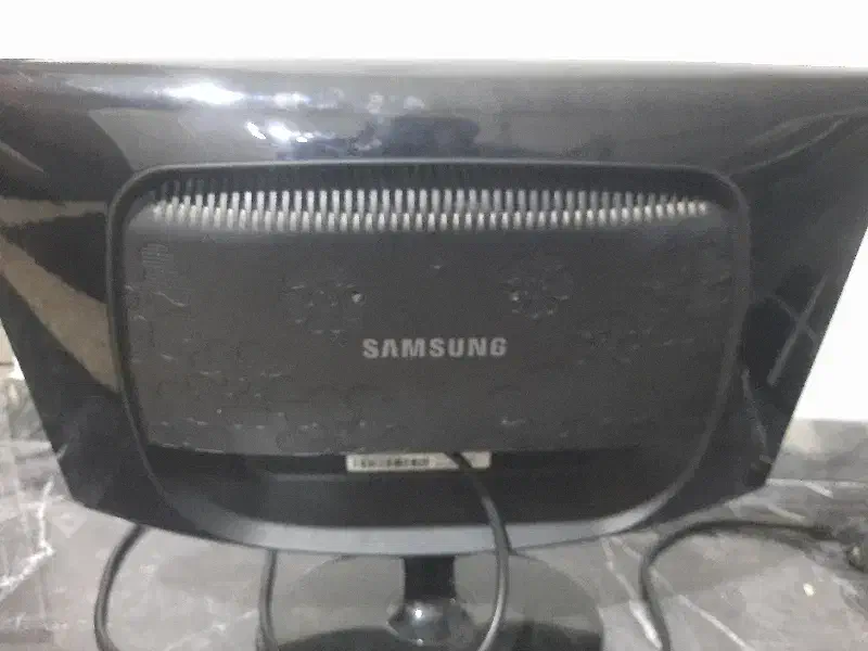 مانیتور کامپیوتر|رایانه رومیزی|کلاله, |دیوار