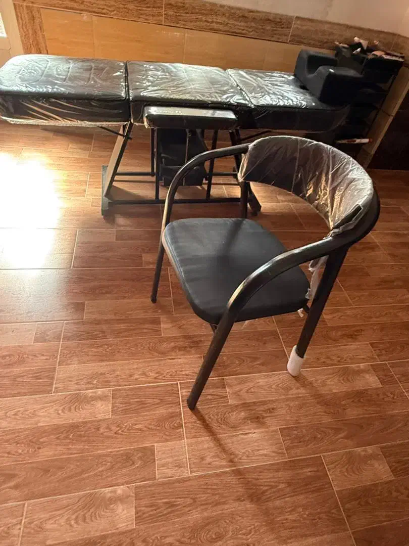 تخت مژه و صندلی|آرایشگاه و سالنهای زیبایی|گنبد کاووس, |دیوار