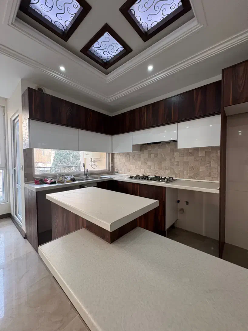 ۹۵ متر/نوساز کلید نخورده/تک واحدی/گذر برند غربی ها