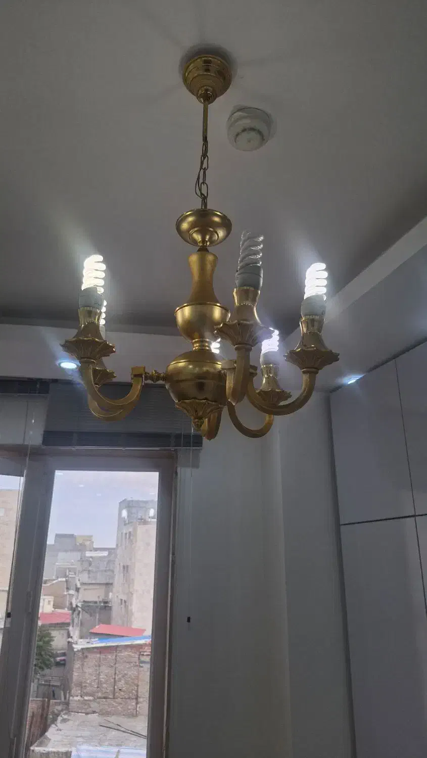 لوستر طلایی ۶ شعله سالم|لوستر و چراغ آویز|اردبیل, |دیوار