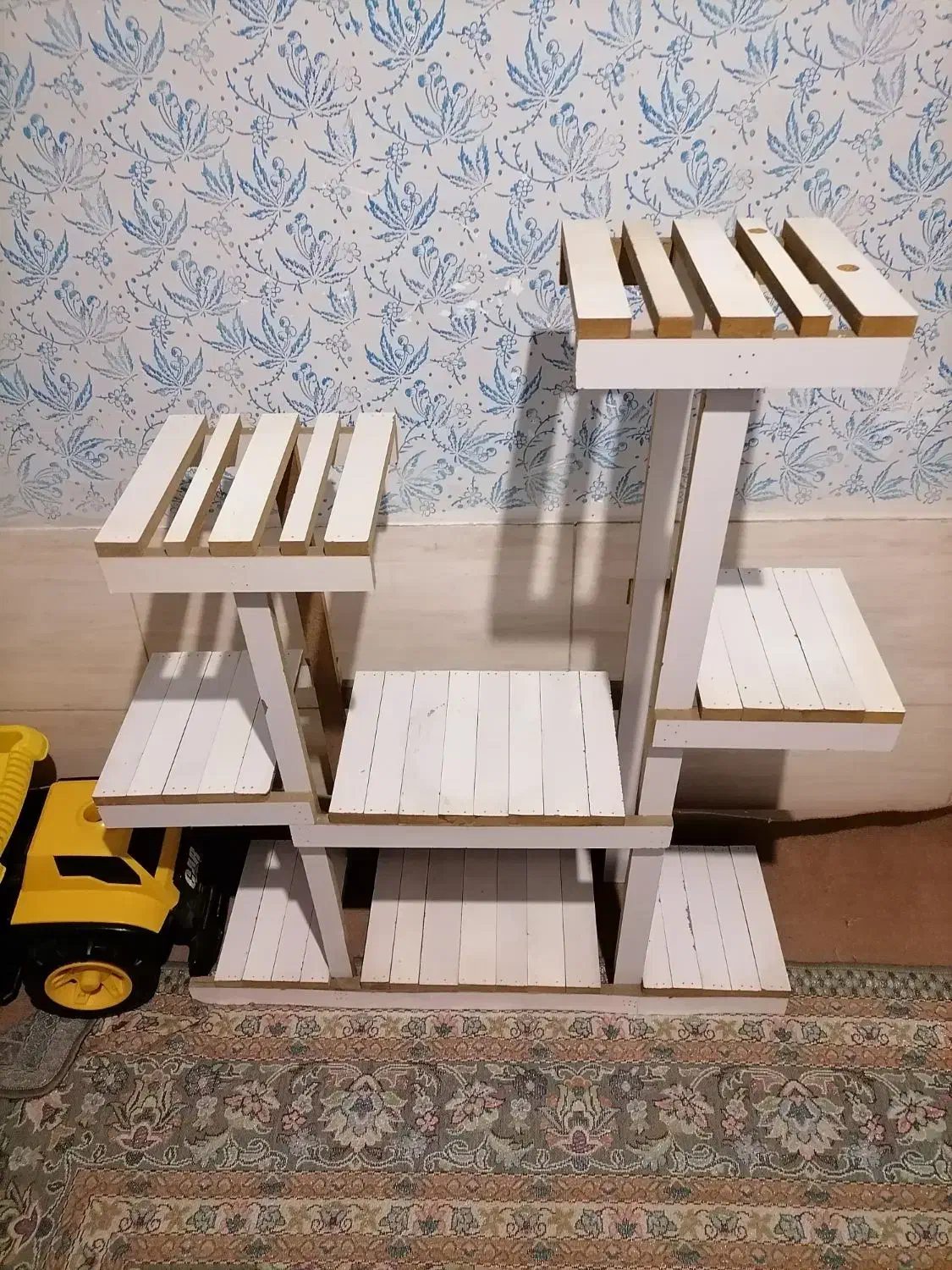 استند گل|گل و گیاه طبیعی|شیراز, کفترک|دیوار