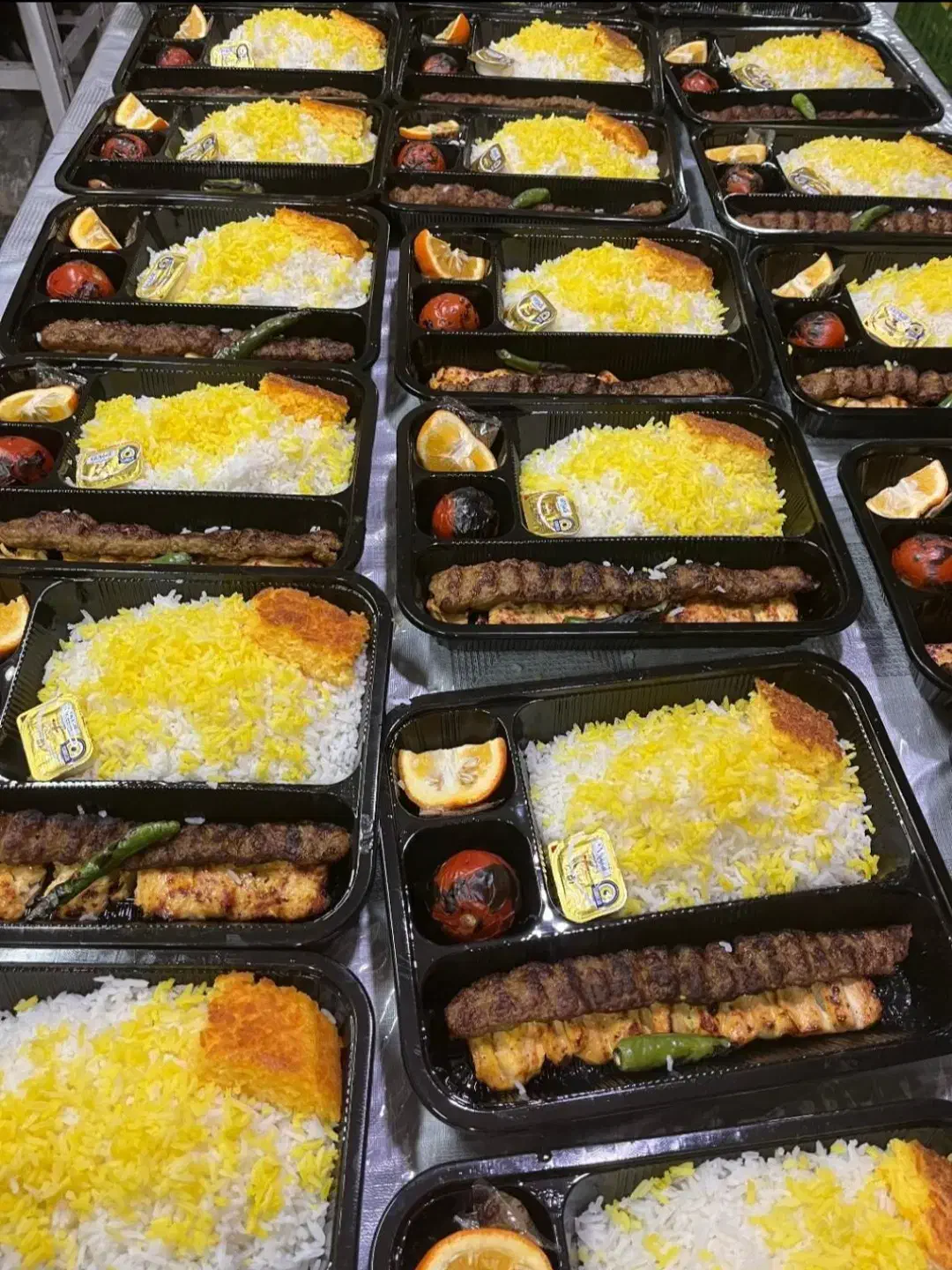 تهیه غذای مراسمات|خدمات پذیرایی، مراسم|کرمانشاه, |دیوار