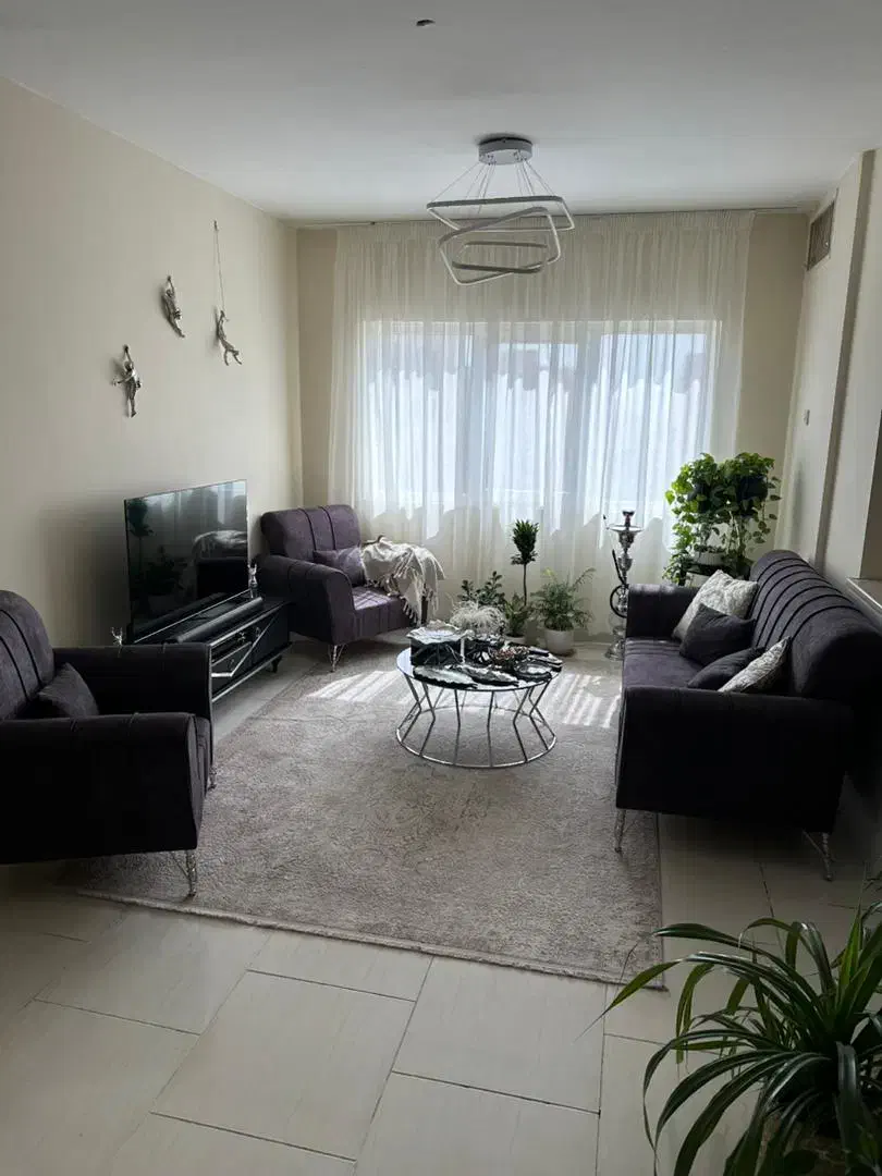 مبل ۷ نفره نو با میز وسط|مبلمان خانگی و میز عسلی|پرند, فاز ۶|دیوار