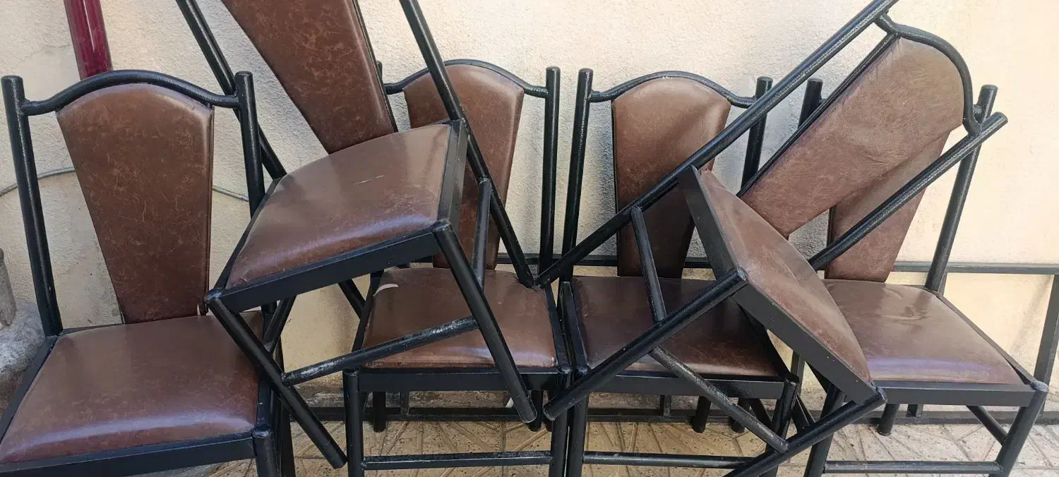 تعداد ۷ عدد صندلی مرتب و تمیز|صندلی و نیمکت|خرم‌آباد, |دیوار