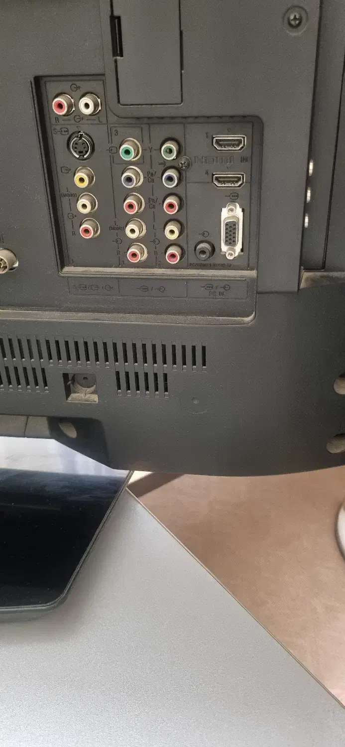 تلویزیون LCD و DVD Player سونی با میز تلویزیون|تلویزیون و پروژکتور|تهران, باغ فیض|دیوار