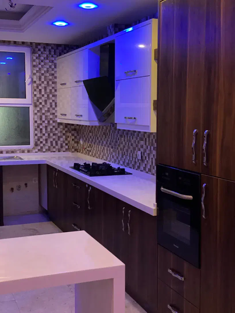 میدان قبا۱۱۳متر۲خواب سالن بزرگ لوکیشن تاپ