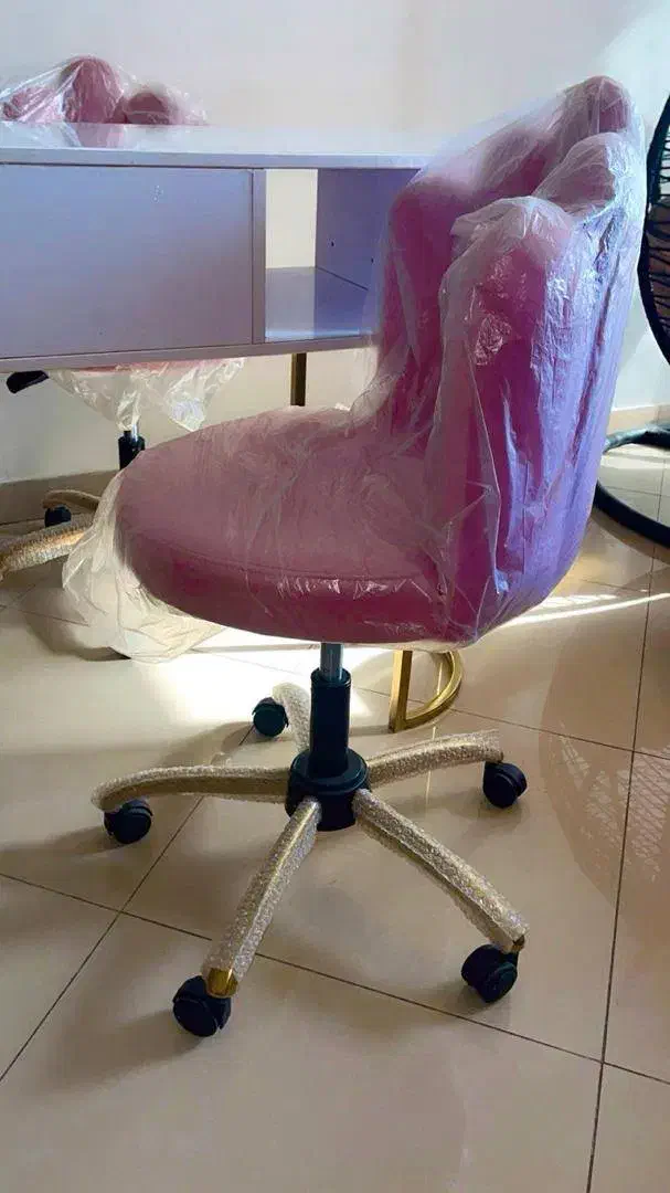 فروش صندلی ناخن و تخت مژه|آرایشگاه و سالن‌های زیبایی|تهران, دبستان|دیوار