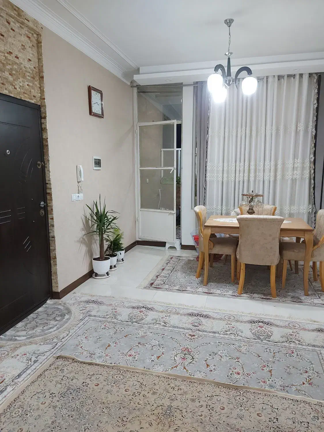 فروش منزل در کوشک میدان حکیم شیرازی|فروش آپارتمان|شیراز, کوشک میدان|دیوار