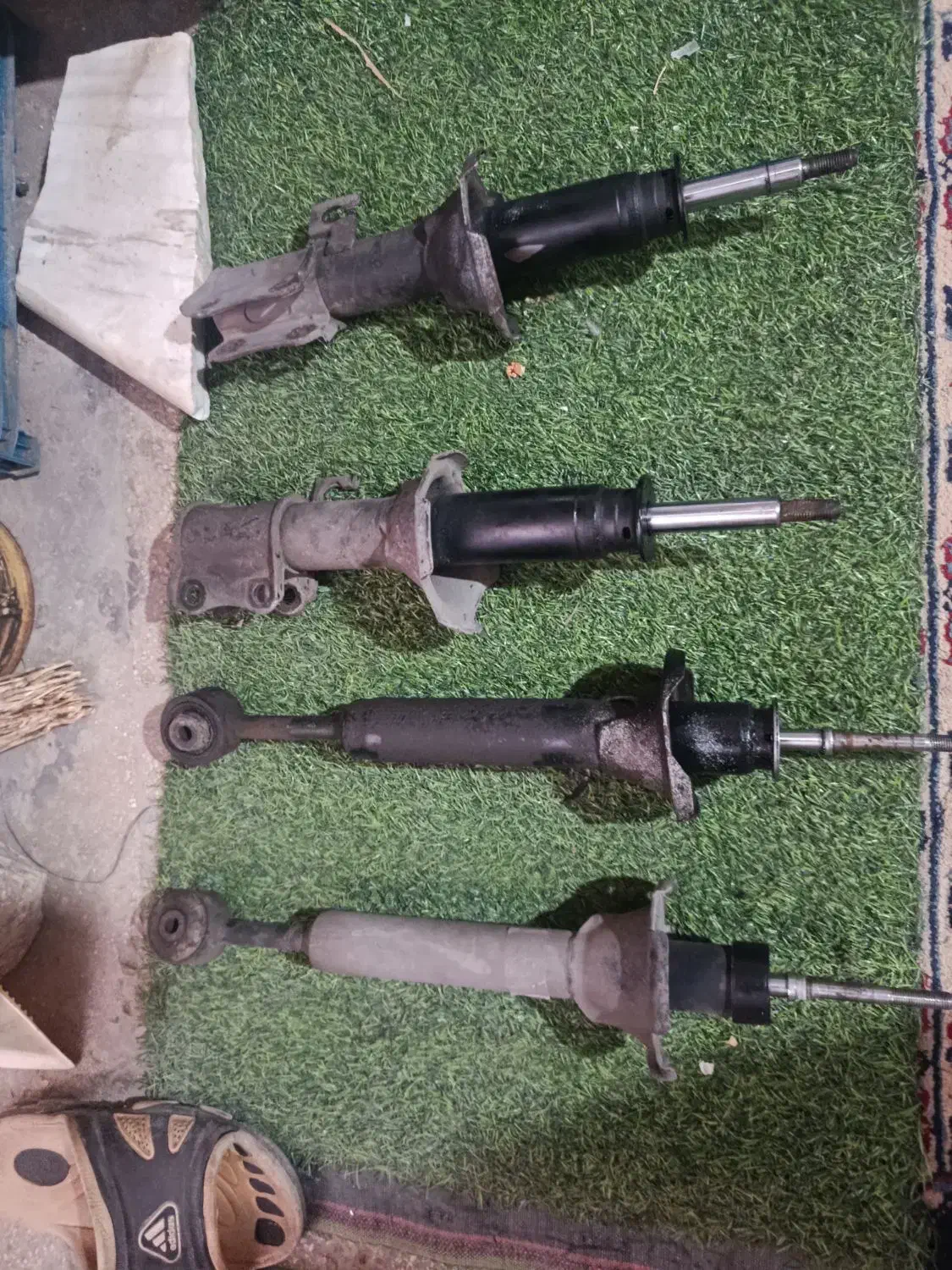 مخزن پژو 2028/09 چراغ عقب و کمک پراید جلو پنجره|قطعات یدکی و لوازم جانبی|قم, وادی السلام|دیوار