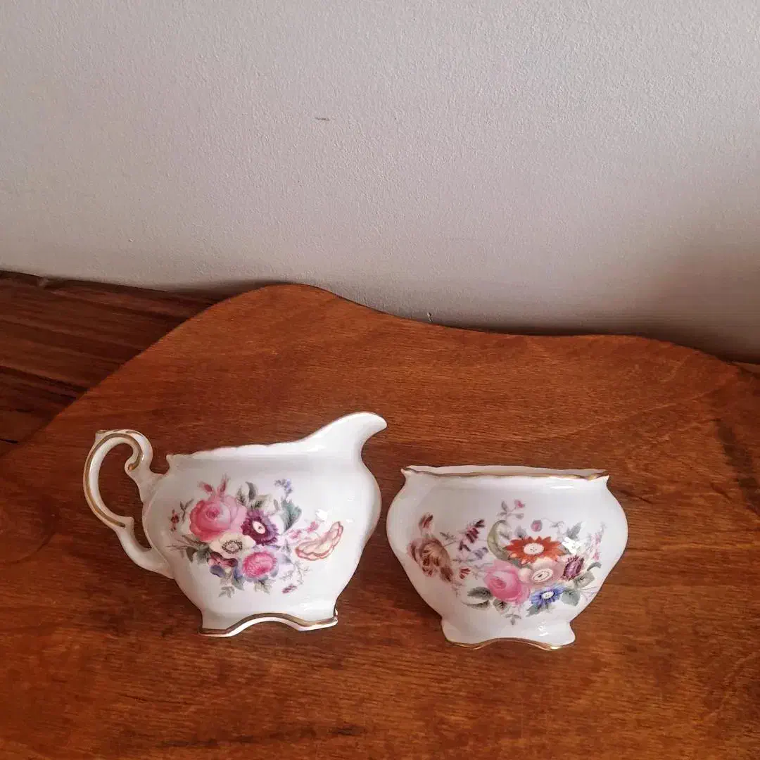 فروش ظروف پذیرایی چینی وکریستال کمیاب اروپایی|ظروف سرو و پذیرایی|تهران, نیکنام|دیوار