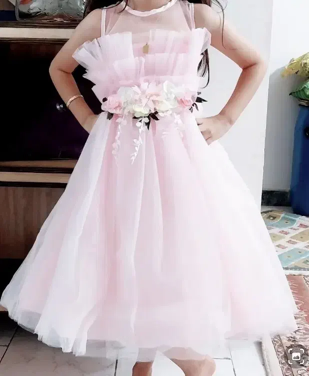 لباس عروس کودک|کفش و لباس بچه|رشت, پل تالشان|دیوار