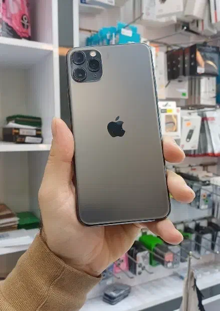 iPhone 11 pro max 256 LLA|موبایل|فومن, |دیوار