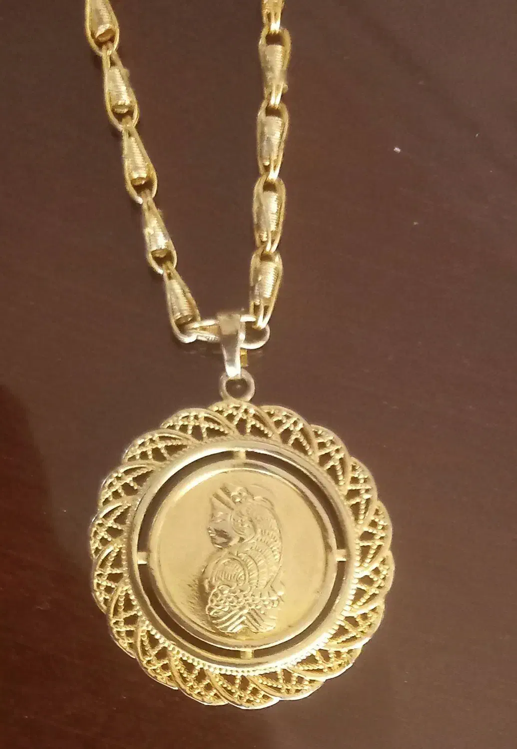 پلاک و زنجیر بدل|بدلیجات|تربت‌حیدریه, بالا ولایت|دیوار