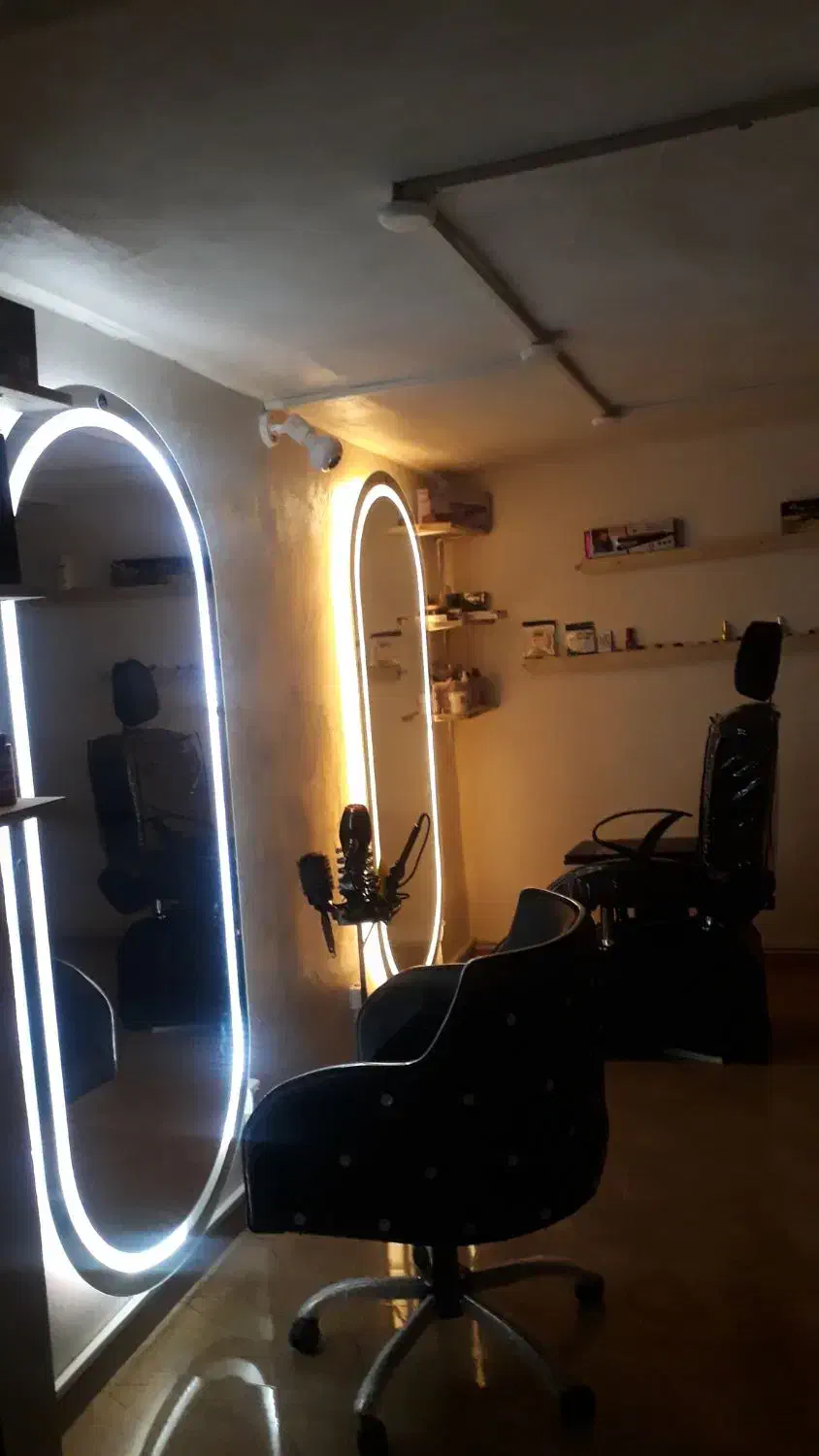 وسایل ارایشگاه کاملا نو|آرایشگاه و سالن‌های زیبایی|لیسار, |دیوار