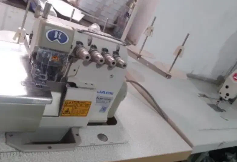 چرخ خیاطی صنعتی(راسته دوز و سردوز)|چرخ خیاطی و ریسندگی|میاندوآب, |دیوار