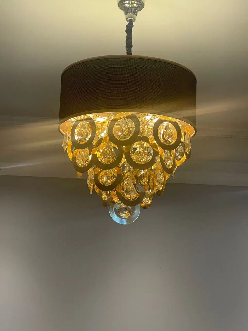 اوستر شید دار|لوستر و چراغ آویز|یزد, |دیوار