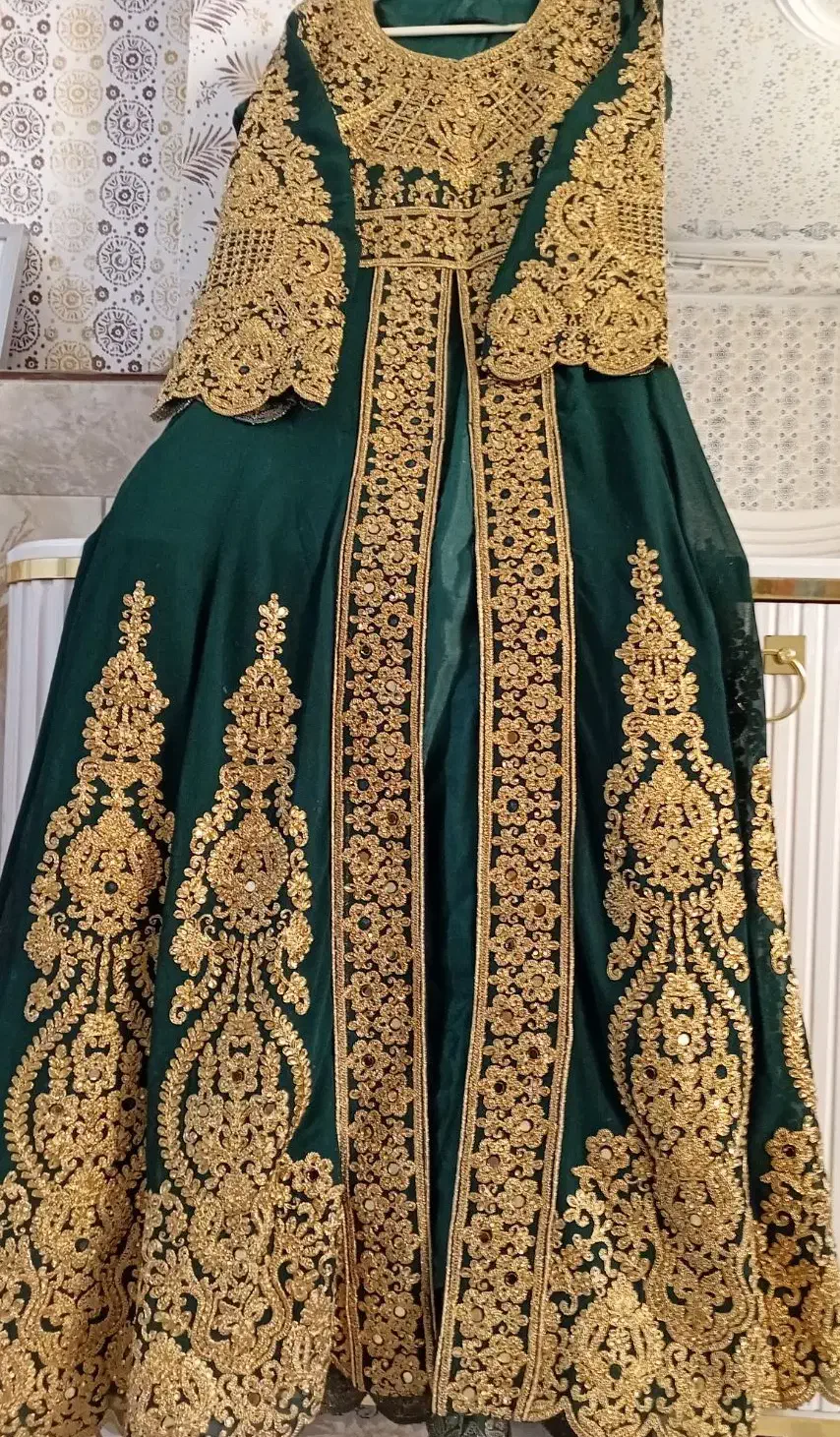 لباس مجلسی|لباس|قم, شهر قائم|دیوار