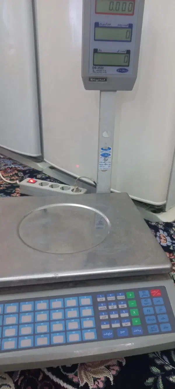 ترازودیجیتالی و پدیکورسالم پنج میلیون تومان|فروشگاه و مغازه|چهاردانگه (تهران), |دیوار