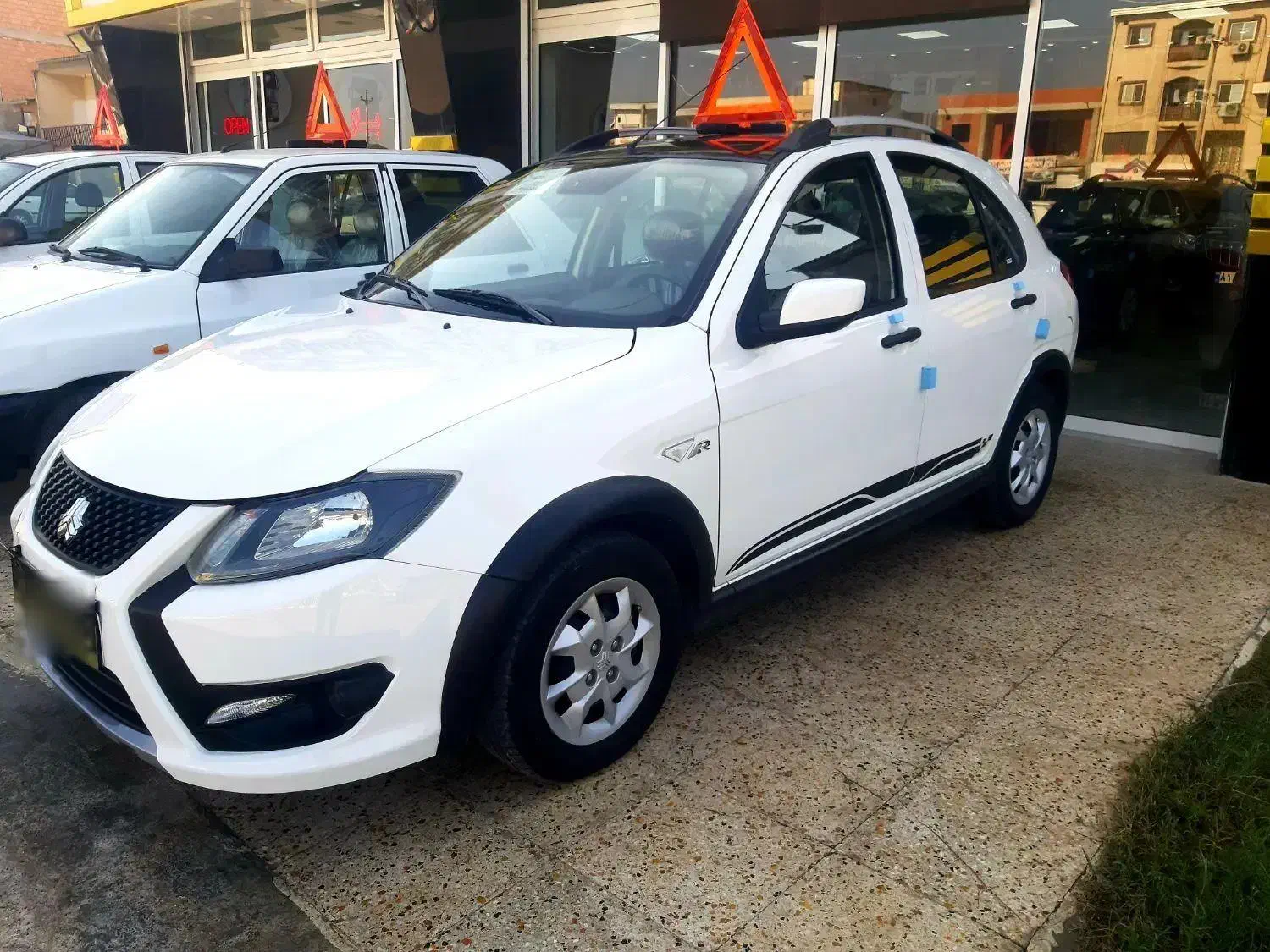 کوئیک RS سفید سقف مشکی 1403 گارانتی فعال|خودرو سواری و وانت|گرگان, |دیوار