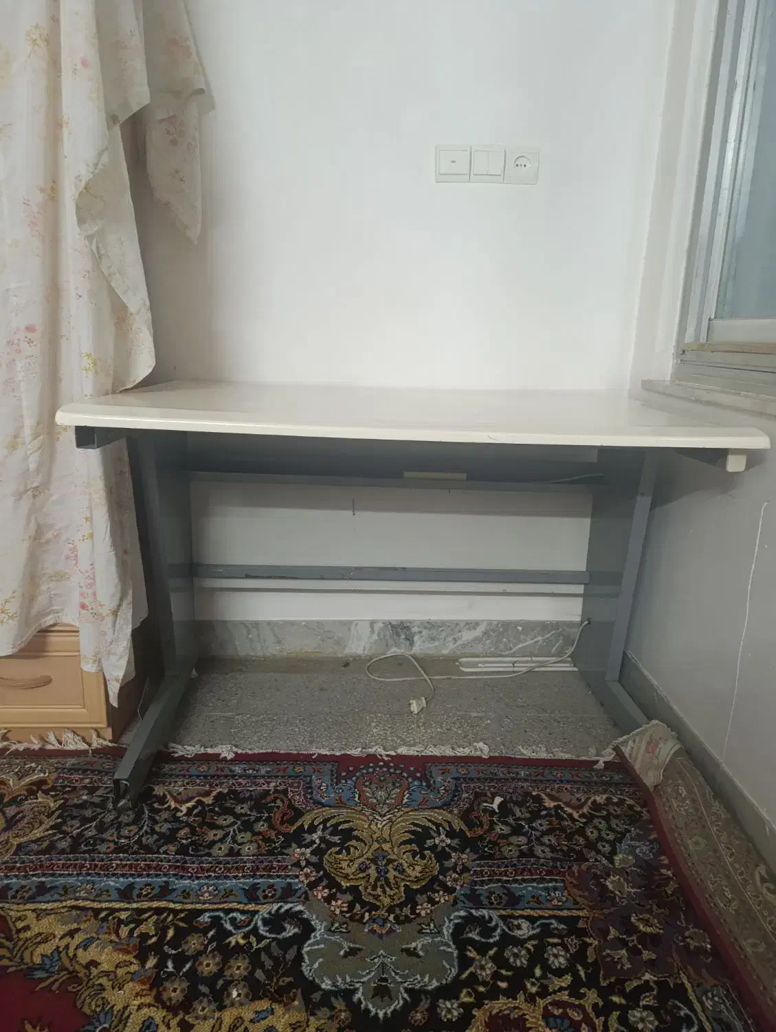 میز کامپیوتر  سالم و محکم|میز تحریر و کامپیوتر|گنبد کاووس, |دیوار