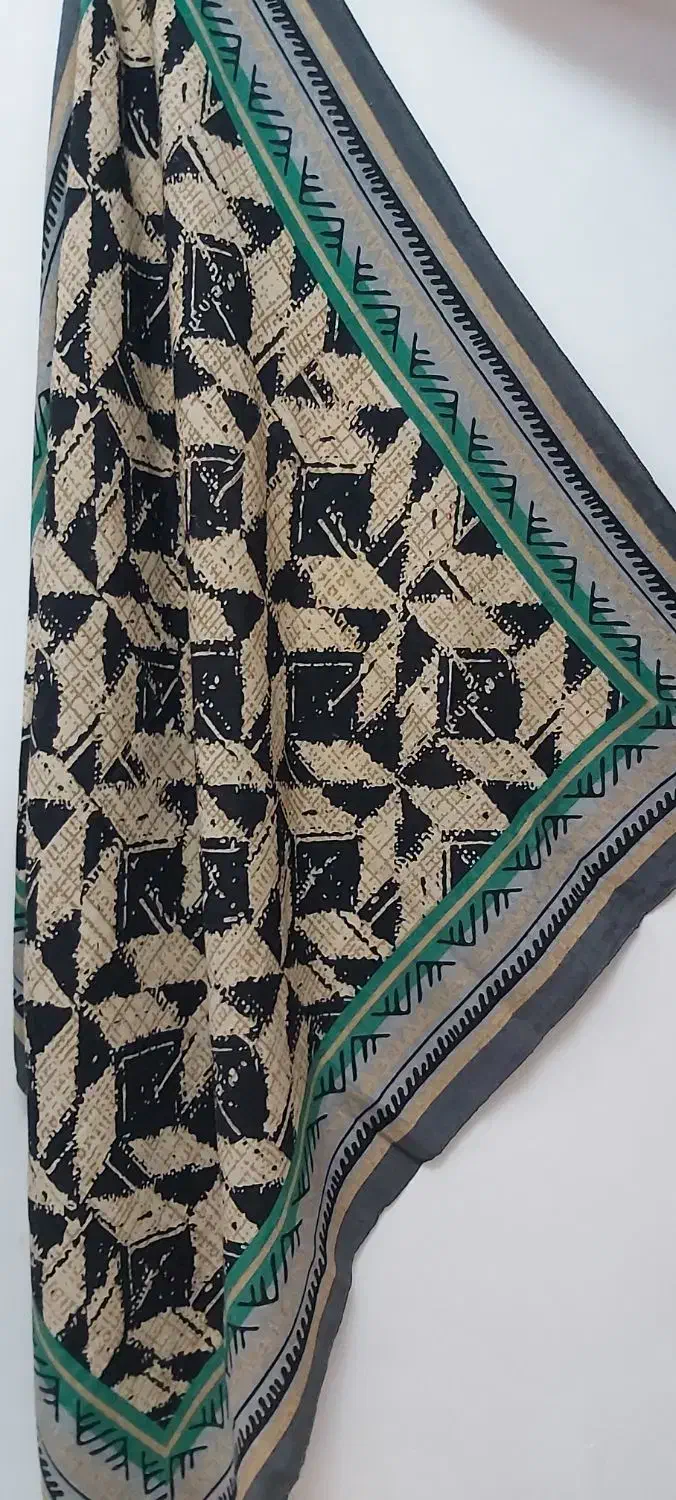 روسری|لباس|رشت, کوی مهر|دیوار