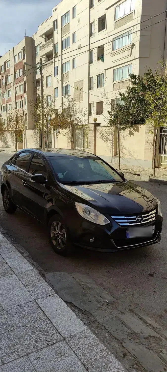 جک جی ۴ مدل ۴۰۲بدون خوردگی|خودرو سواری و وانت|مشهد, تربیت (صدف)|دیوار