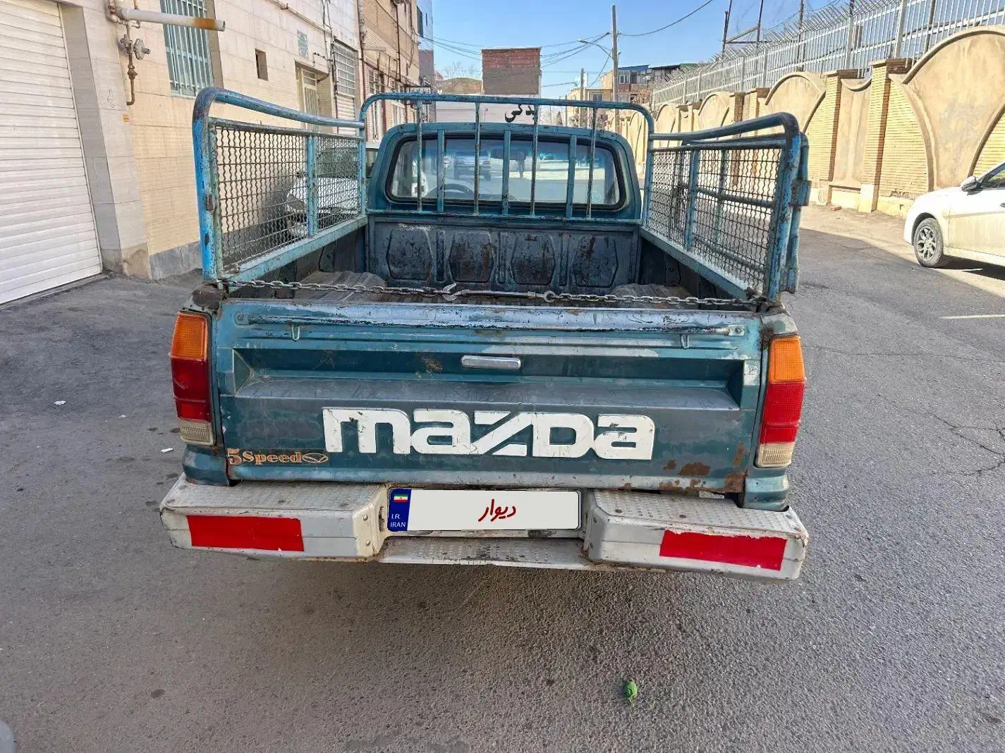 وانت مزدا ۱۶۰۰ مدل ۱۳۷۰|خودرو سواری و وانت|کرمان, |دیوار