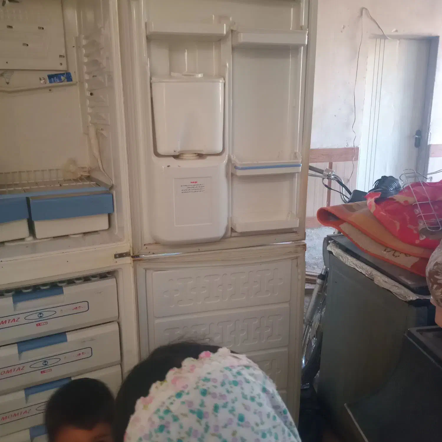 یخچال|یخچال و فریزر|تربت جام, جامرود|دیوار