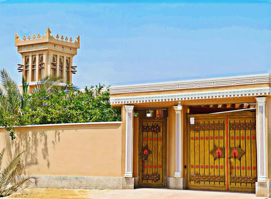 اقامتگاه  Eavar House  خانه ایوار استخر دار|اجارهٔ کوتاه‌مدت ویلا و باغ|قشم, |دیوار