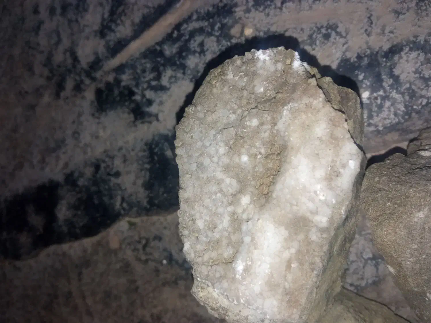 سنگ جواهرات|جواهرات|چگنی, |دیوار