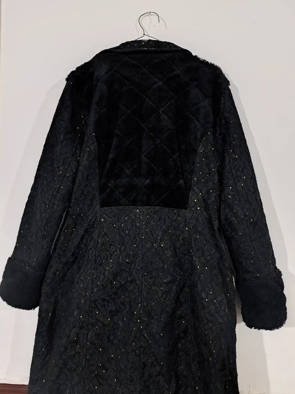 مانتو|لباس|نهاوند, |دیوار