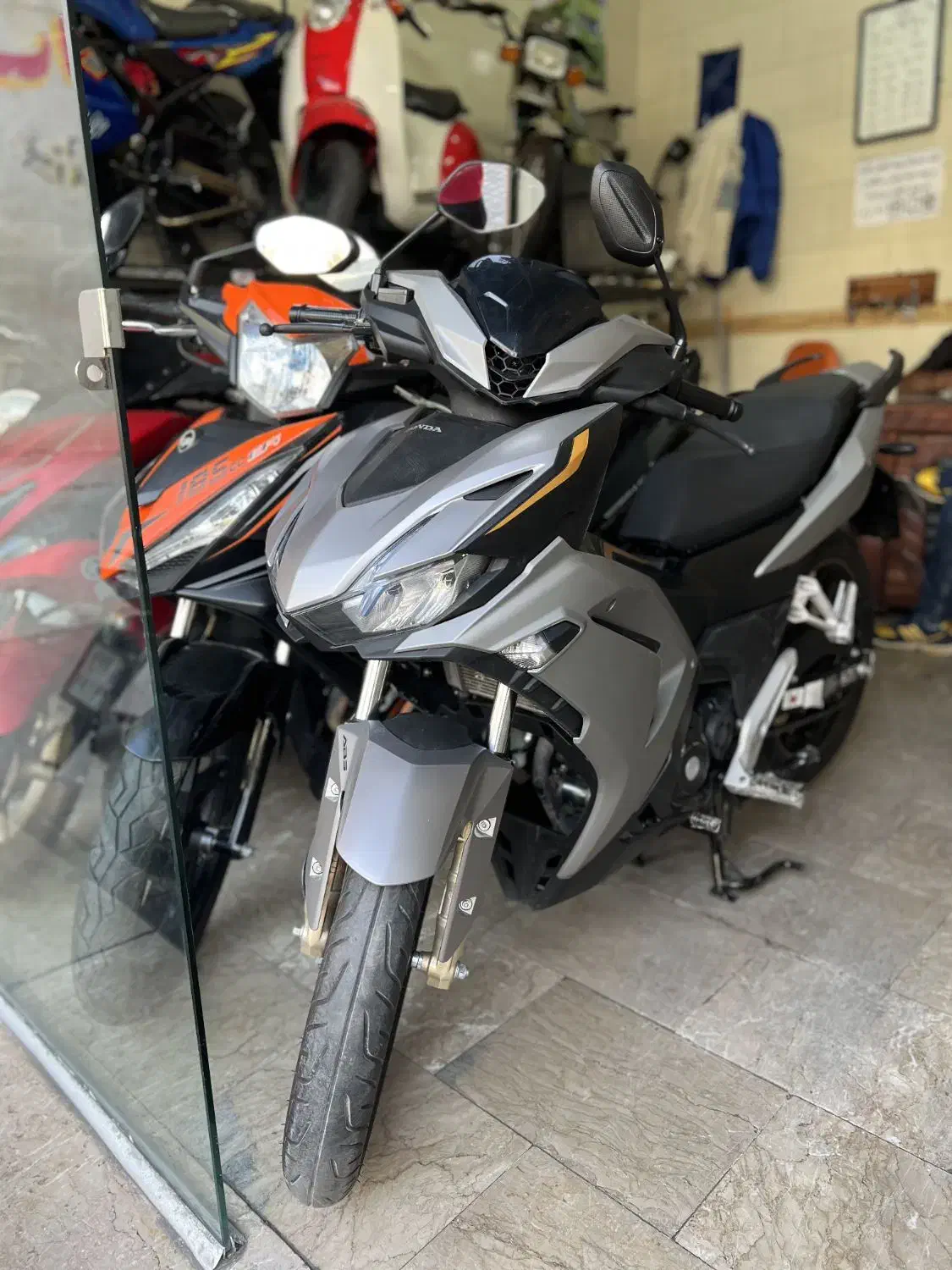 هندا وینر۱۵۰مدل۴۰۳ لاکی لوکیsym185 mxking|موتورسیکلت|تهران, بیسیم|دیوار