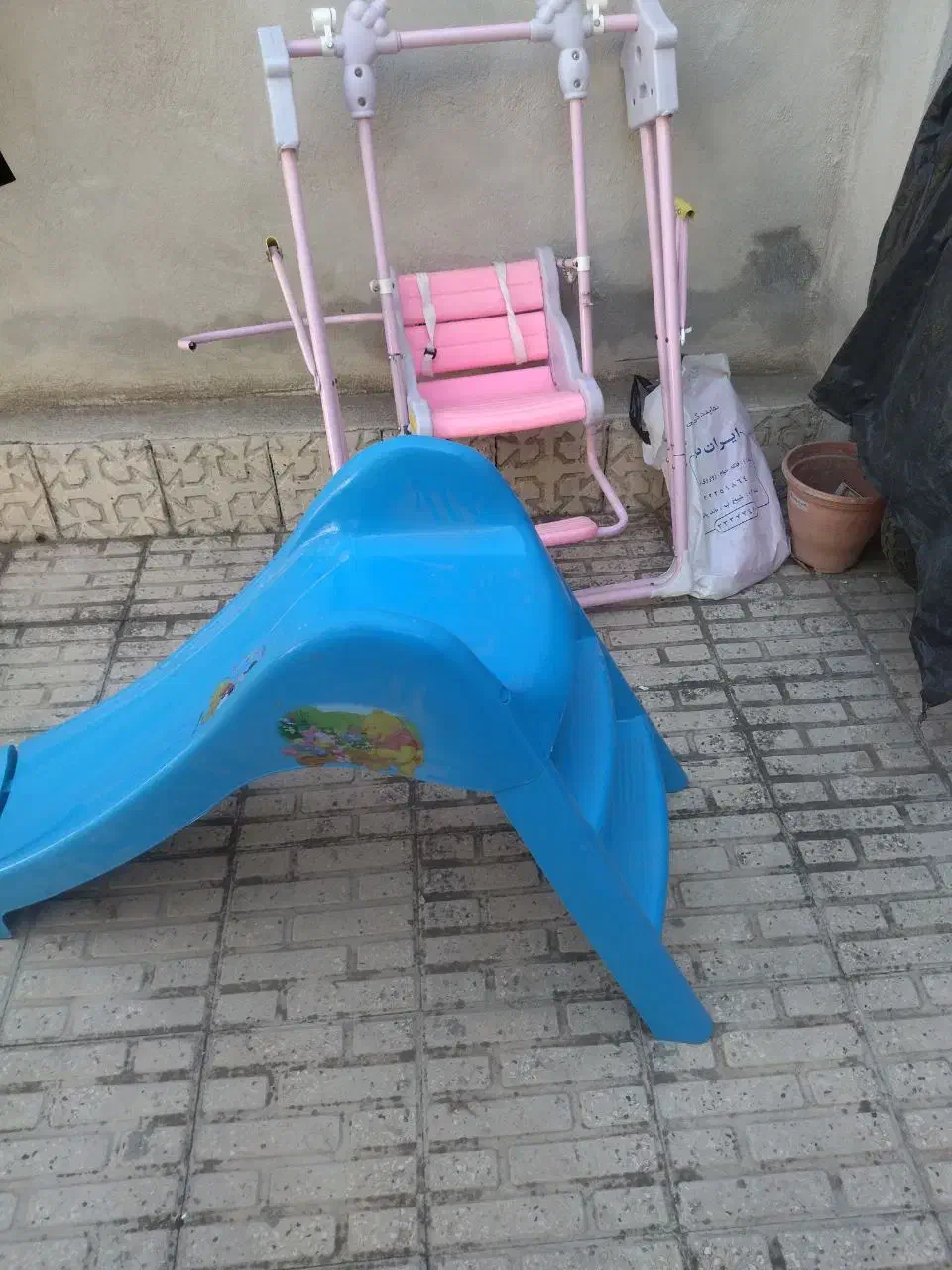 سرسره کودک|اسباب‌‌بازی|میانه, |دیوار