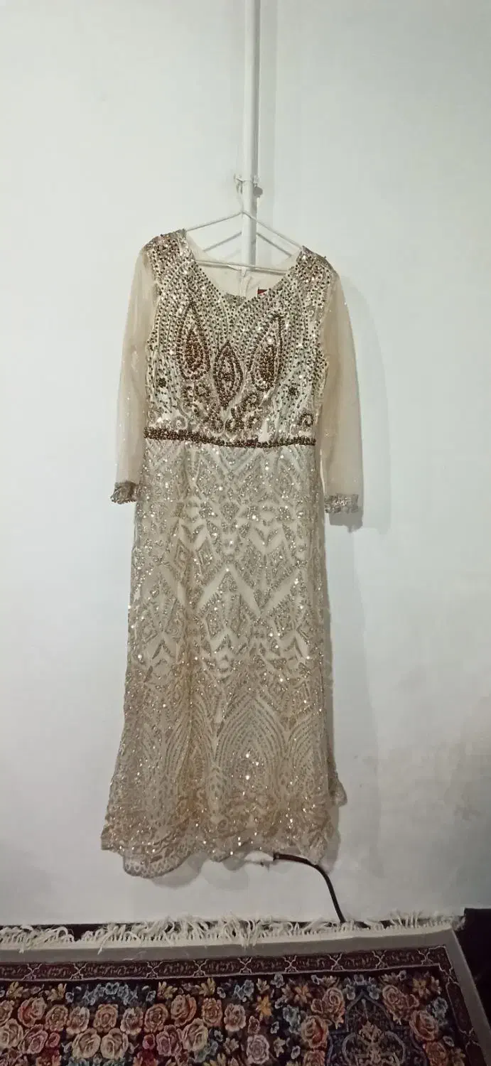 لباس مجلسی|لباس|رشت, بلوار گیلان|دیوار