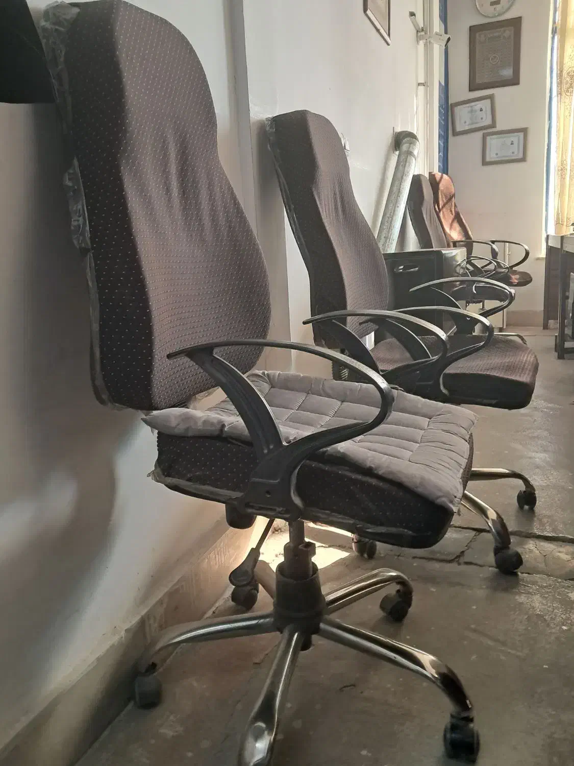 صندلی اداری ۷ عدد|مبلمان اداری|کرمانشاه, |دیوار